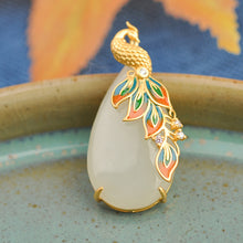 Women's Palace Style Ancient White Jade Necklace