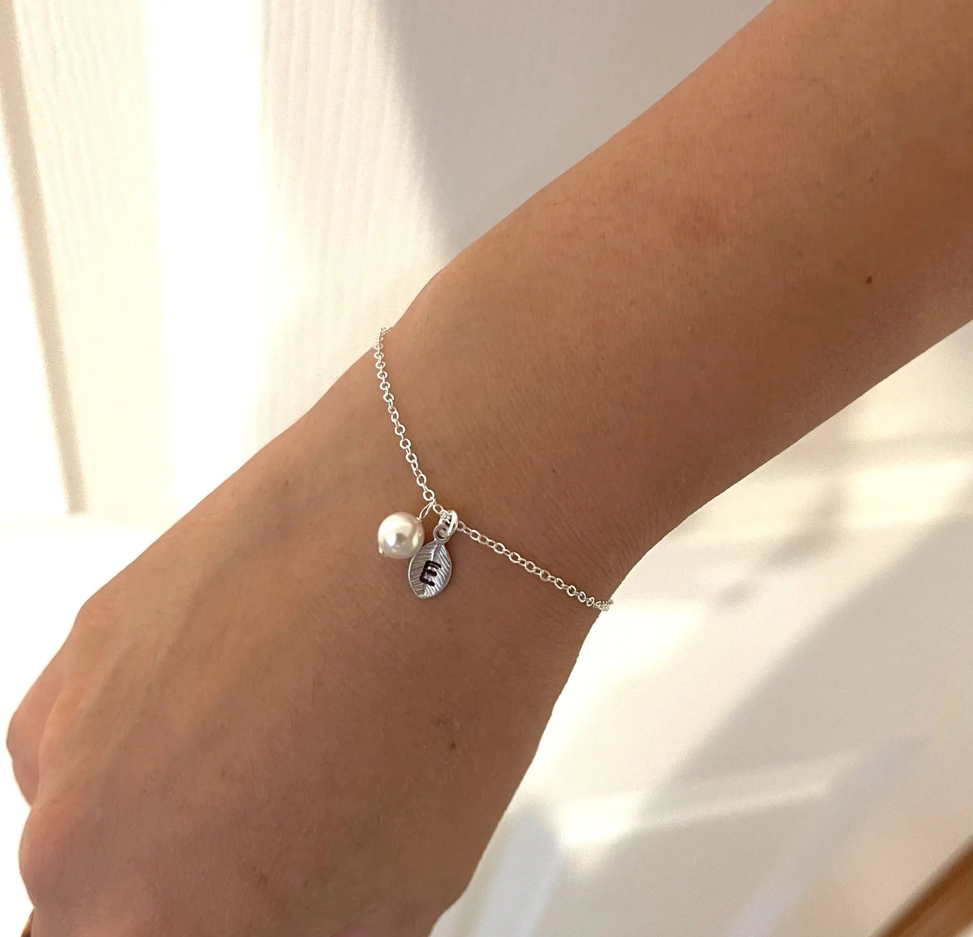 Fashion 26 Letter Bracelet Exquisite Jewelry Gift Women